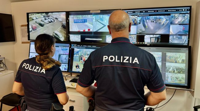 Ruba 3 paia di occhiali e li nasconde nella borsa: denunciata 52enne all’Aeroporto di Catania