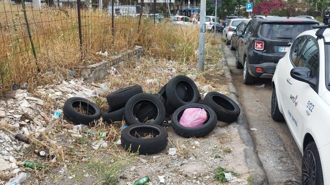 Degrado nella zona dei parcheggi Del Pino: la denuncia di Giuseppe Arcidiacono