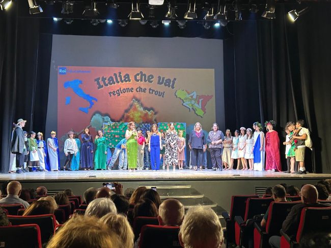 Spettacolo teatrale “Viri chi ti cuntu” all’I.C. “Cavour” di Catania