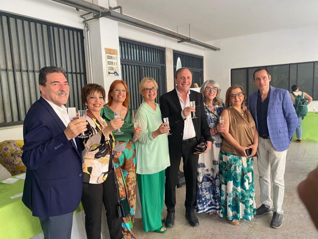Salutando la prof.ssa Angela Rita Pistorio al Liceo Classico e Artistico di Paternò