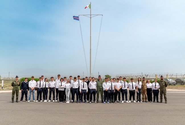 A Sigonella prosegue il binomio tra i giovani e l’Aeronautica Militare