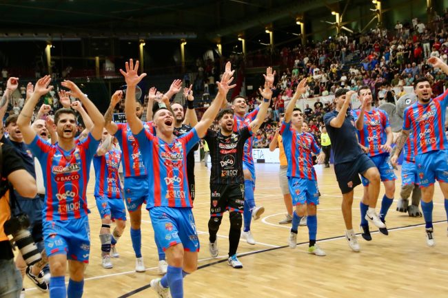 La Meta Catania tiene vivo il sogno scudetto: al PalaCatania 2-1 per i rossazzurri