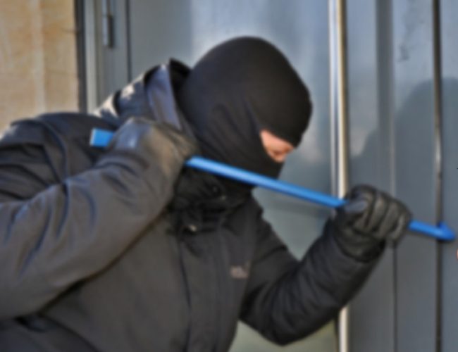 Dal tentato furto all’aggressione, finisce in manette un pregiudicato