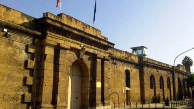 Ilaria Cucchi visita il carcere Ucciardone di Palermo: “Detenuti trattati come animali”