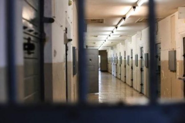Detenuto si toglie la vita nel carcere di Caltanissetta