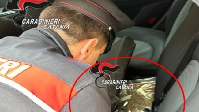 Nascondeva 30 grammi di hashish negli slip: nei guai 23enne catanese