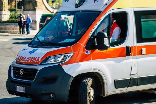 Incidente mortale a Catania vicino Sigonella, vittima un centauro
