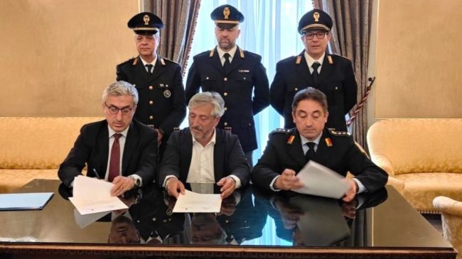 Sottoscritto protocollo d’intesa tra Polizia di Stato e il Comune di Caltanissetta per la prevenzione e il contrasto dei crimini informatici