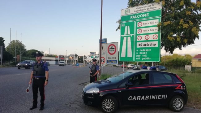Non accetta il licenziamento e importuna l’ex datrice di lavoro, arrestato un 25enne nel Messinese