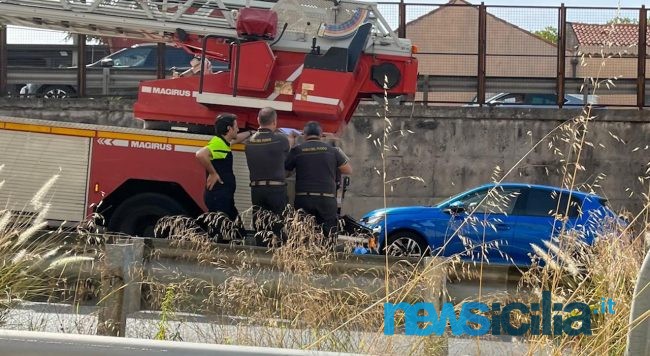 Incidente A18, due mezzi si scontrano tra gli svincoli di San Gregorio e Paesi Etnei