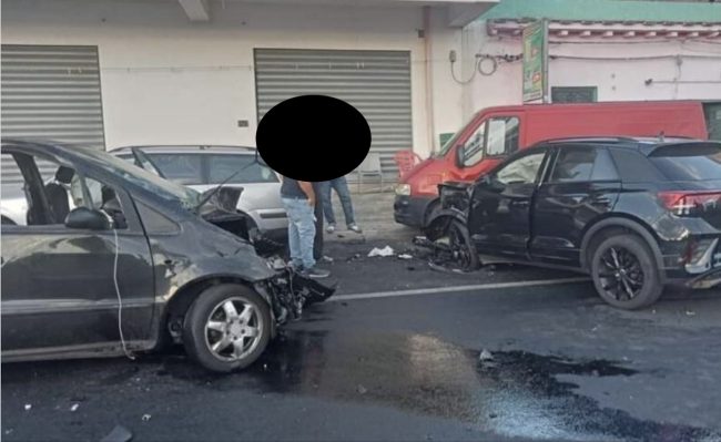 Sei feriti in uno scontro frontale nel Messinese, grave una ragazza