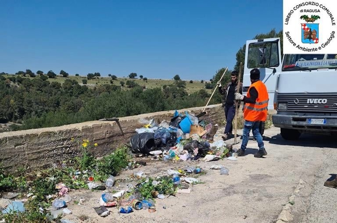 Libero Consorzio Comunale di Ragusa approva progetto per bonificare strade provinciali dai rifiuti