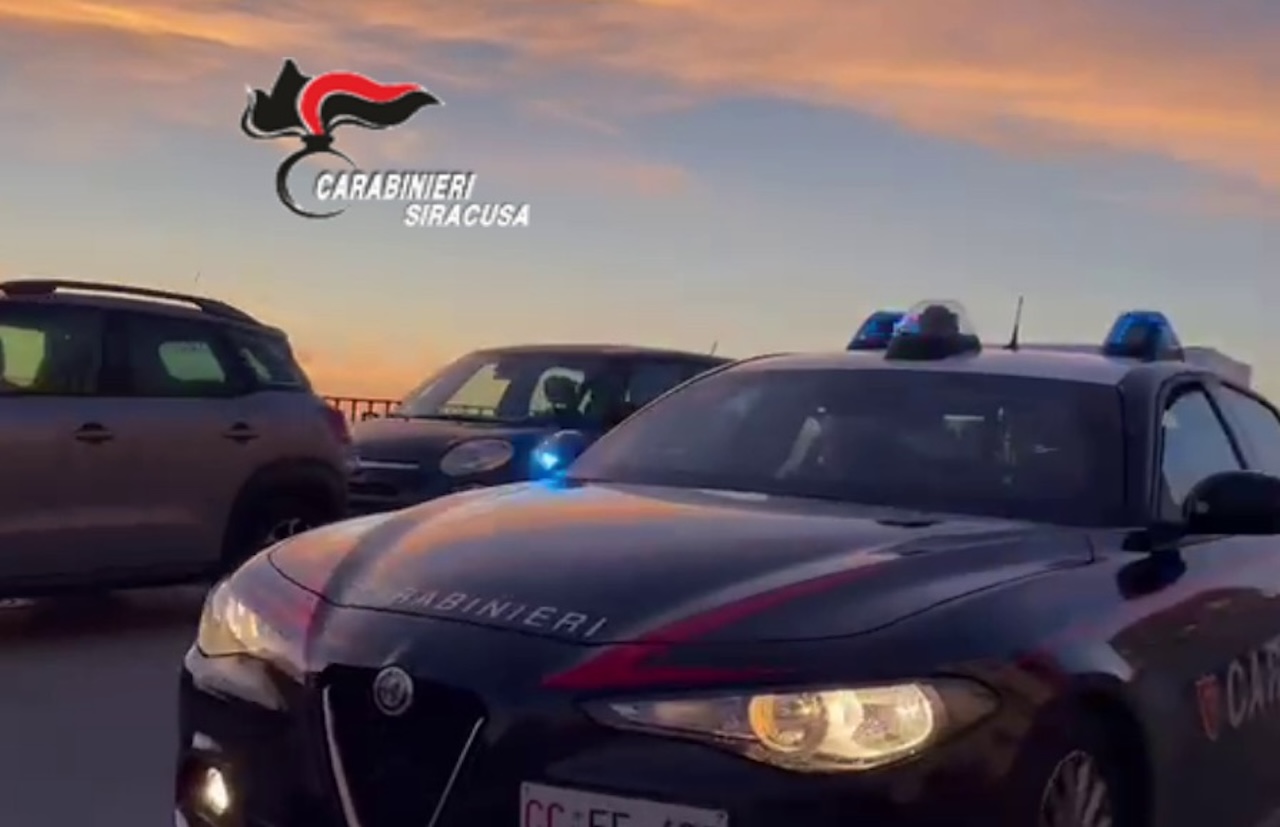Spaccio e detenzione abusiva di armi, condannato a oltre 4 anni un siracusano