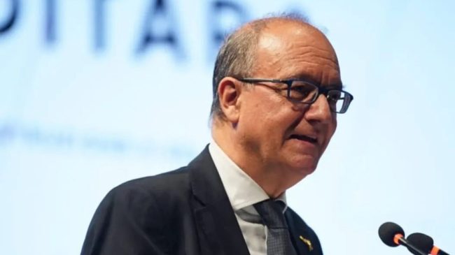 Il ministro Valditara annuncia lo stop ai diplomifici: sarà tolto il titolo di paritario a diversi istituti anche in Sicilia