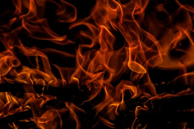 La tragedia di Vittoria, è morta anche la sorella del giovane che ha appiccato l’incendio in casa