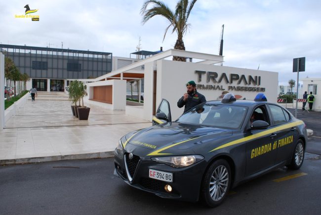 Bancarotta fraudolenta e sfruttamento del lavoro: due arresti e sequestro da oltre due milioni