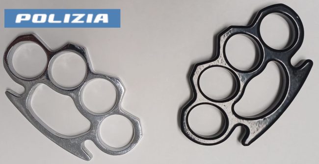 Aeroporto di Catania, boom di sequestri di tirapugni ai controlli di sicurezza