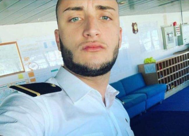 Con la moto contro il palo a Milazzo, la vittima è il 26enne Alessandro Scalzo