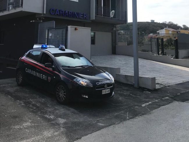 Incendia rifiuti e finisce in manette