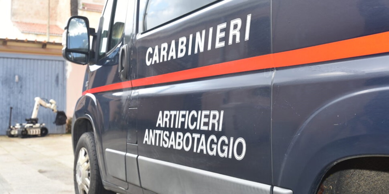Trovata bomba a mano priva di spoletta in un cantiere edile di Palermo