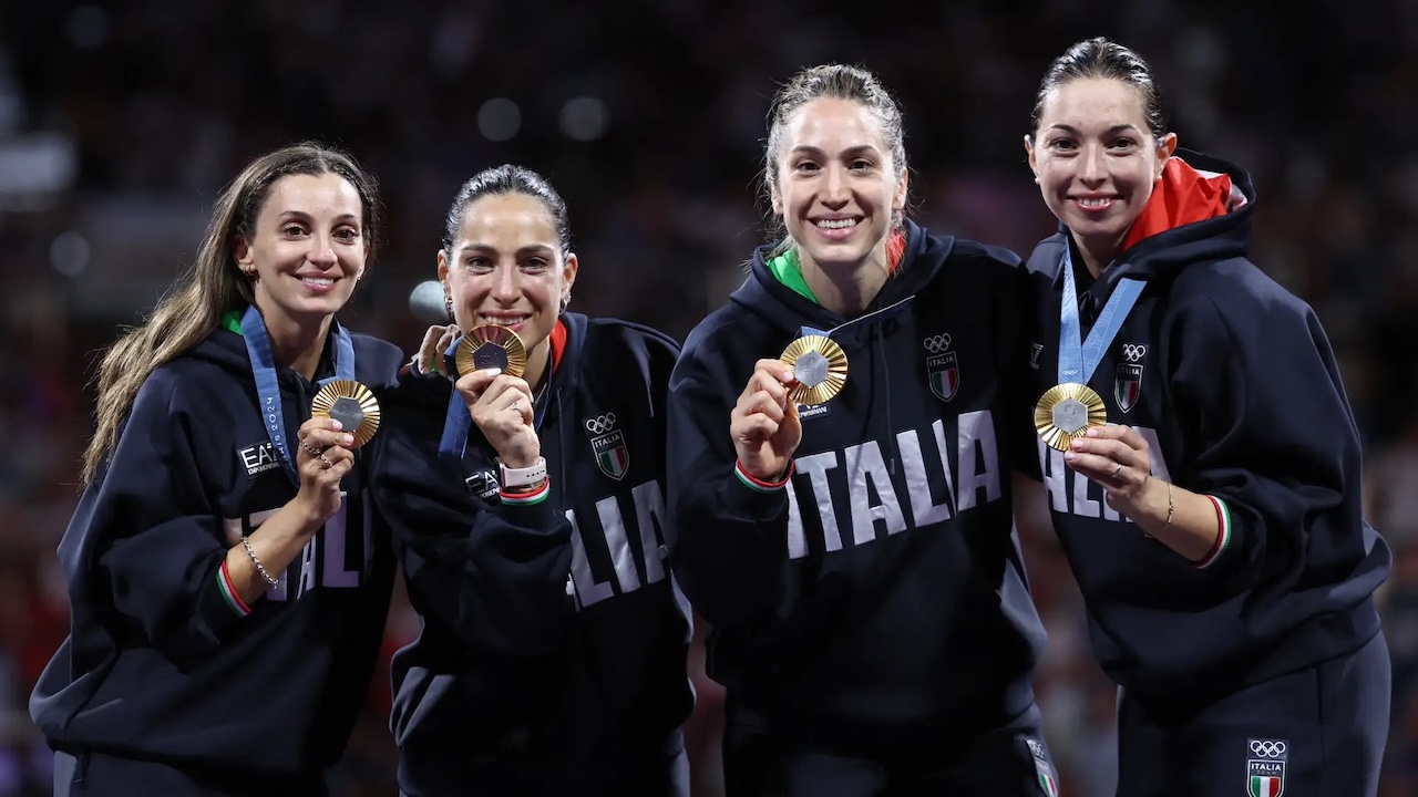 Giochi Olimpici Parigi 2024, medaglia d’oro per l’Italia della spada femminile: trionfano le catanesi Santuccio e Fiamingo