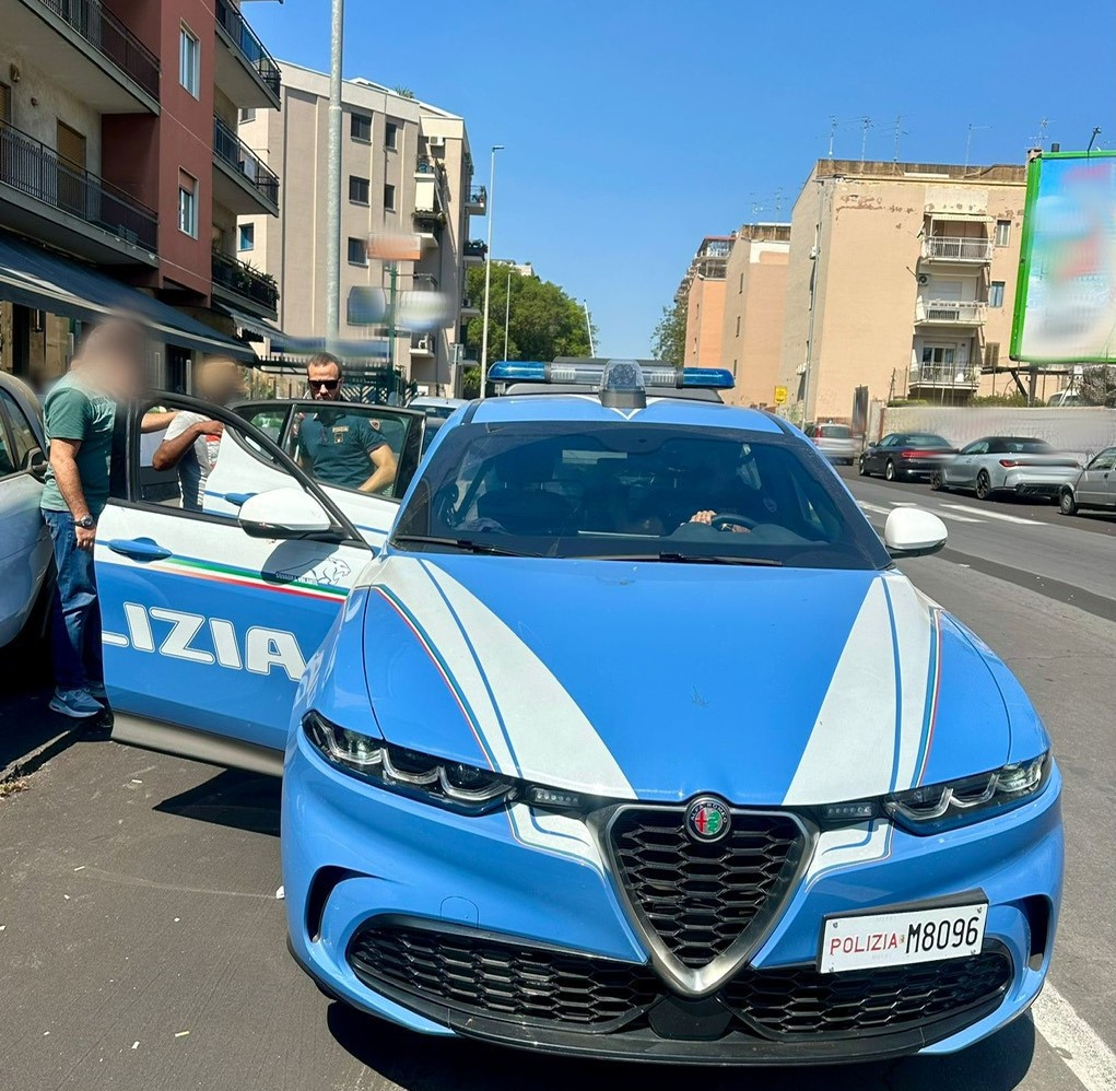 Denunciati due lavavetri per accattonaggio molesto in via Vincenzo Giuffrida