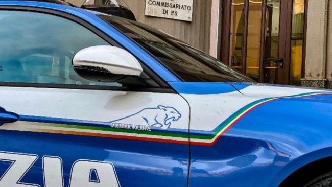 Terrore ad Adrano, 72enne prima minaccia i vicini con un fucile poi sfida la polizia