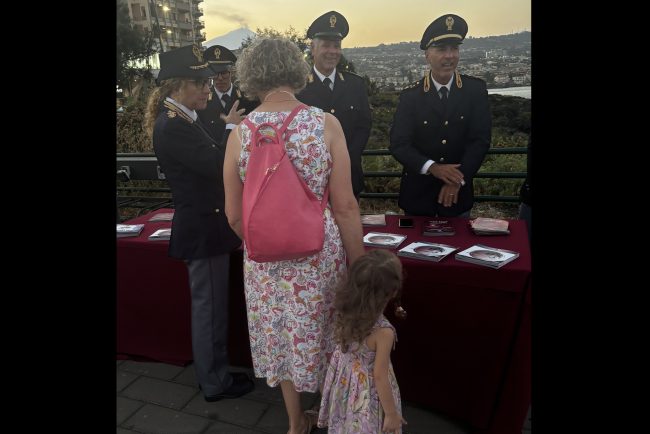 Catania, campagna di sensibilizzazione “Questo non è amore” in piazza Nettuno