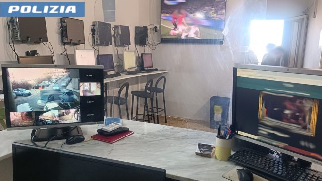Catania, scovata una sala scommesse abusiva in un garage