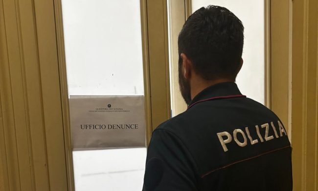 Catanese si reca in Questura per fare denuncia e nell’attesa fuma uno spinello