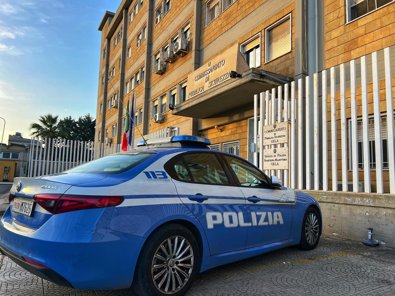 Entra in casa di un’anziana di notte e la colpisce per farsi consegnare oro e soldi: arrestato 35enne