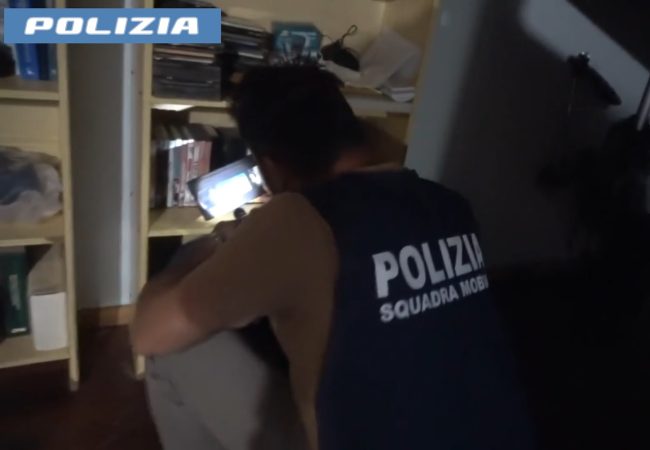 Abusi sessuali su minori con patologie, arrestato dipendente di un Istituto di cura del Catanese – VIDEO