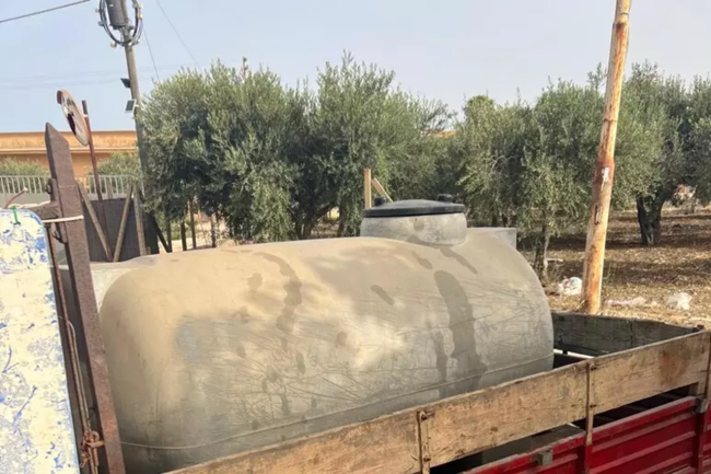 Riempie l’autobotte con l’acqua di una fontanella comunale, nei guai un agricoltore a Marsala