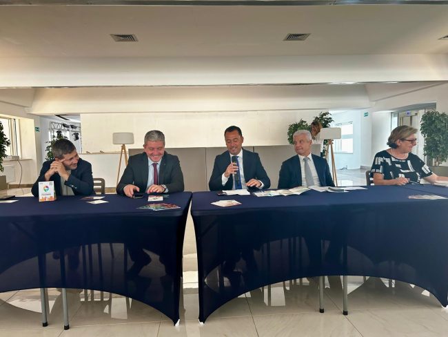 Biglietto unico a Palermo per visitare Salinas, Steri, Orto Botanico e Museo Riso