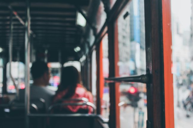 La lite per salire sul bus e le botte da orbi: denunciati tre tunisini nel Ragusano