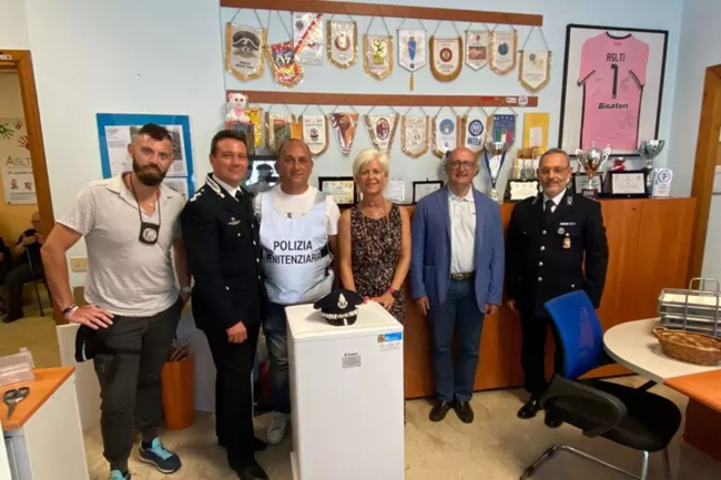 Dolcezza in corsia, donato un congelatore pieno di gelati ai piccoli pazienti del Civico