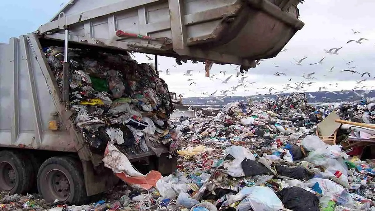 Riemerge il caos rifiuti in Sicilia: chiusa nuovamente la discarica di Lentini