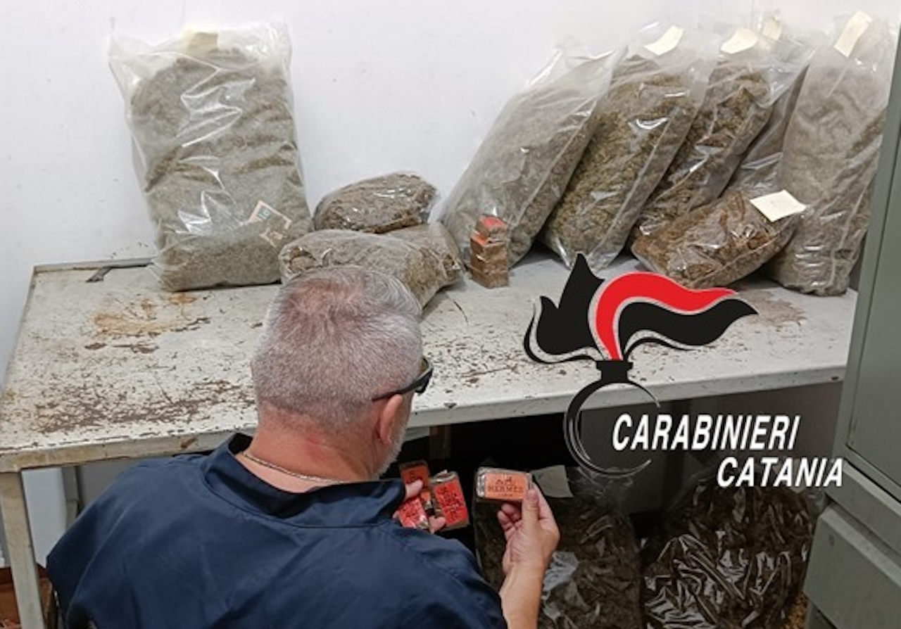 Trovata droga in un sottotetto di una palazzina vicino allo stadio Massimino