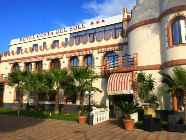 Il calendario degli spettacoli di luglio e agosto 2024 all’Hotel “Costa del Sole” di Catania