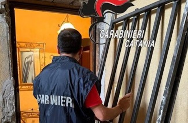Sequestrato covo di spaccio in un quartiere di Catania