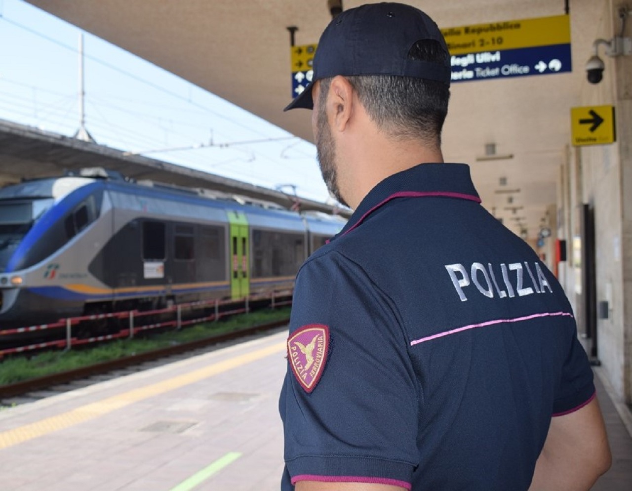 Ruba un monopattino e finisce ai domiciliari: tenta la fuga ma viene ri-arrestato