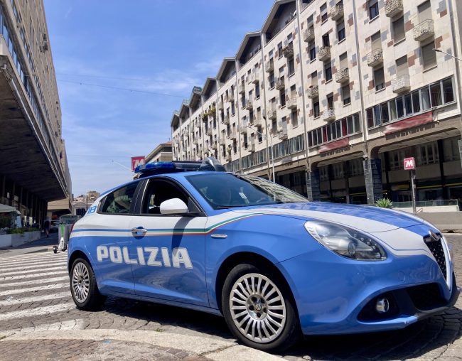 Finisce con un incidente la fuga di due ladri che avevano rubato un motorino a Catania