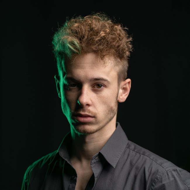 “Seguire il Bianconiglio: Il Viaggio di Matteo Depetris verso il Successo Imprenditoriale”