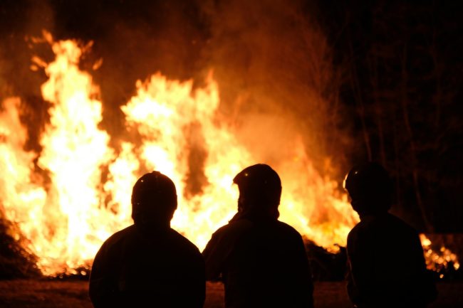 Si indaga su un incendio doloso che ha danneggiato un’abitazione di villeggiatura a Santa Tecla