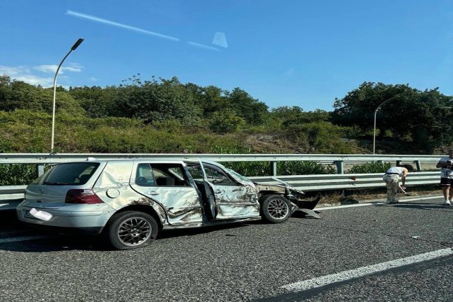 Ancora un incidente sulla A18, traffico bloccato
