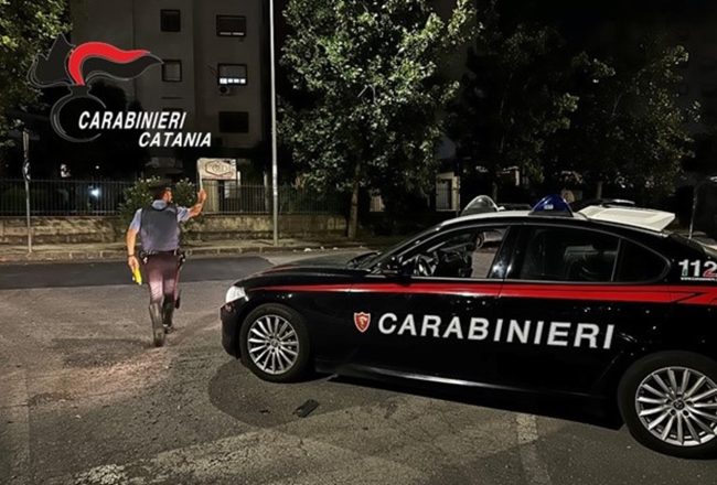 Stretta dei carabinieri nella zona della movida: controlli e sanzioni a Biancavilla