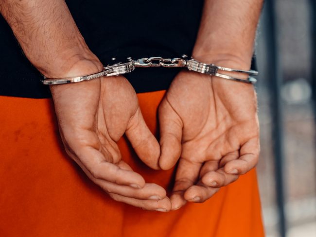Le minacce ad un uomo per fargli prelevare soldi al bancomat: arrestato per tentata rapina un messinese