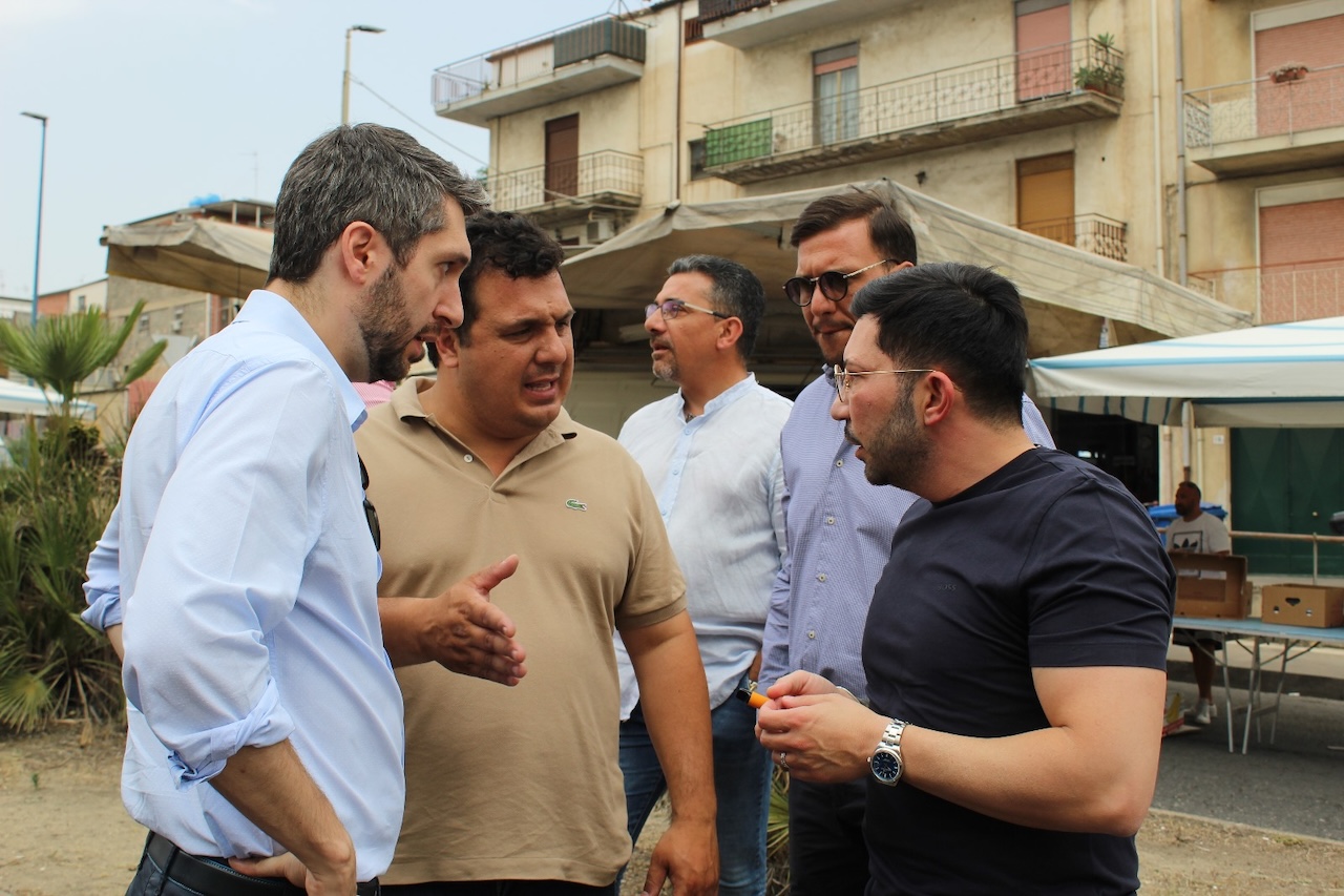 Pellegrino, Valenti e Bonaccorsi incontrano i residenti di San Giorgio per la questione nuova sede del mercato
