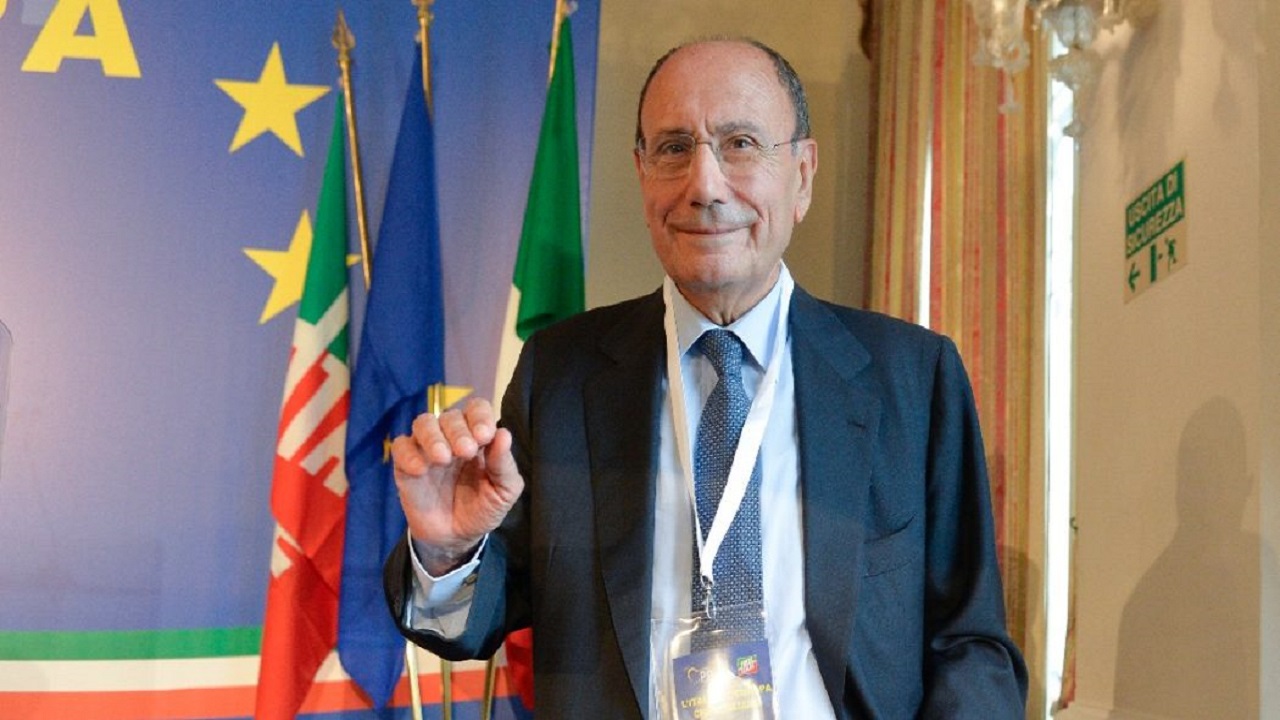 Renato Schifani scala le classifiche di gradimento: aumentati del 6% i consensi
