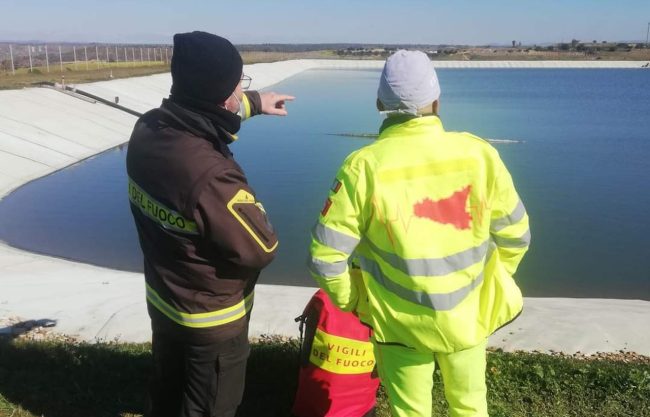 Incidente sul lavoro nel Ragusano, giovane scivola in una vasca di irrigazione e muore annegato
